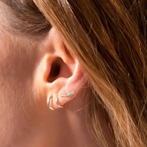 Tout ce que vous devez savoir sur les prix des piercings au cartilage de l'oreille